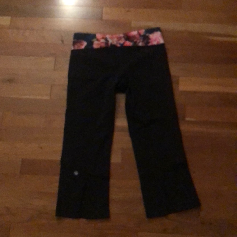 Lululemon crops with back slit